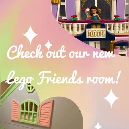 Royal Brick Home - Sleeps 5 To 6 - No Ulez - Tube Nearby - Free Parking - Lego Themed Slough Dış mekan fotoğraf